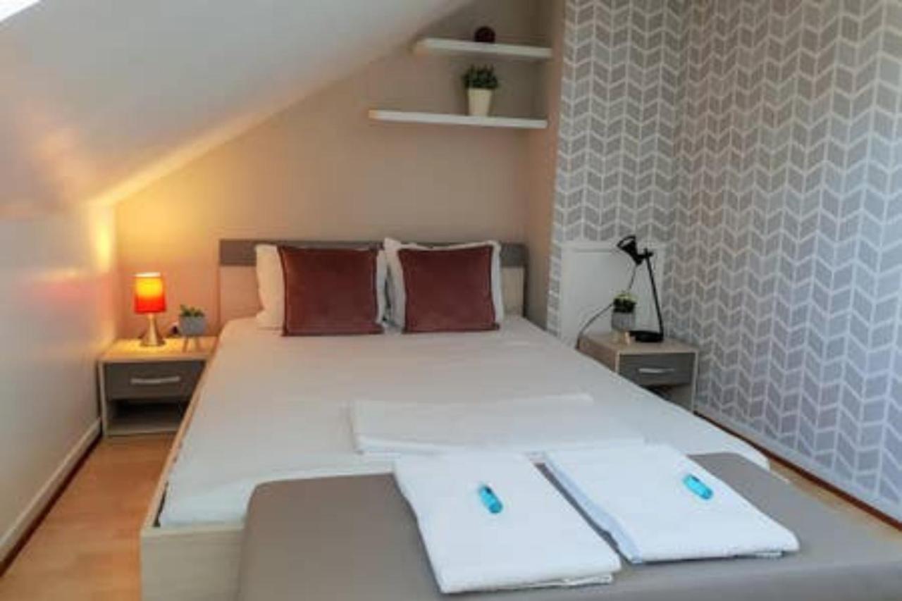 Le Duplex - Hyper Centre - Gare - Wifi - Netflix - Disney + Анси Екстериор снимка